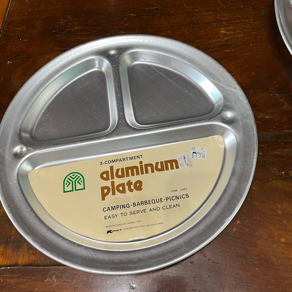 VTG NOS Lot of   12  Aluminum 3 Section Plates for Camping 12” - Picture 3 of 6